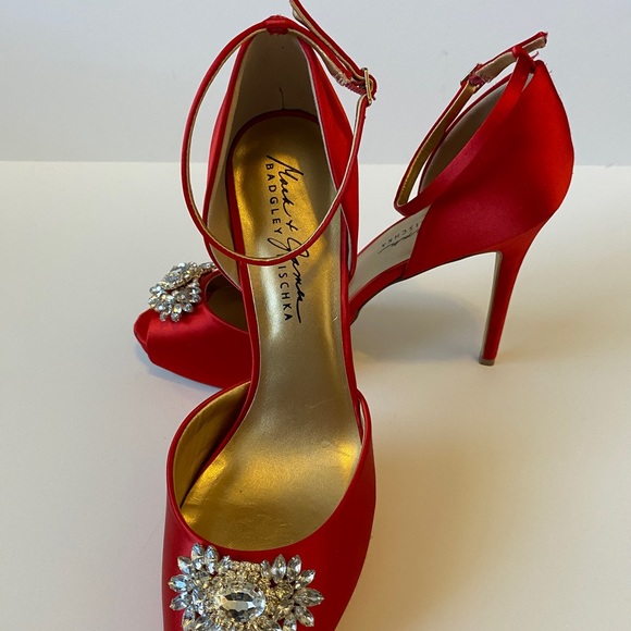 Badgley Mischka Crystal Embellished Red Satin Peep Toe Ankle Strap Shoe Size 10. - Picture 2 of 9